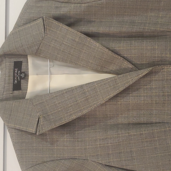 Women's Blazer - Picture 7 of 7